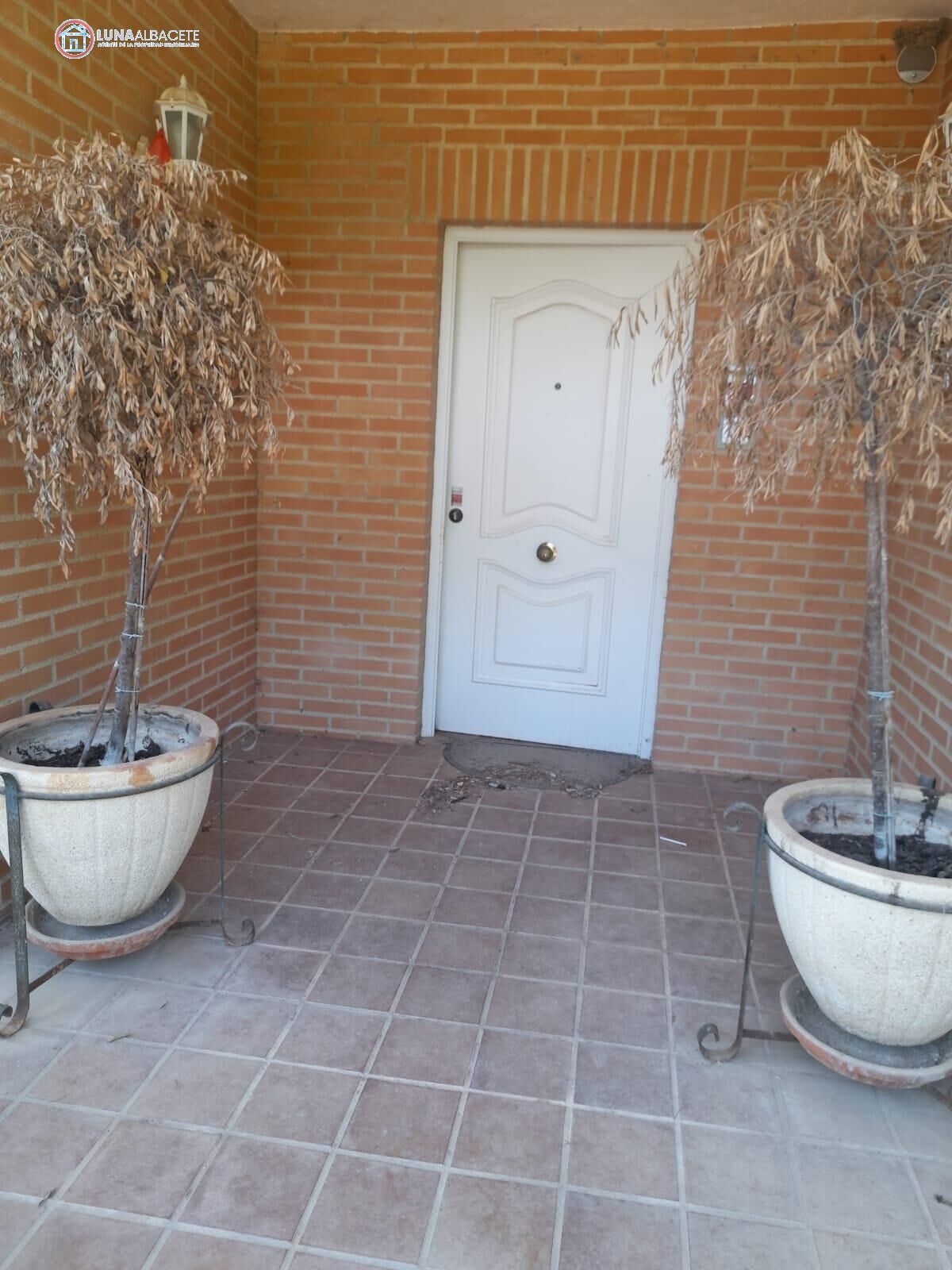 Casa o xalet en venda en  Albacete Capital amb Aire condicionat, Calefacció i Jardí privat