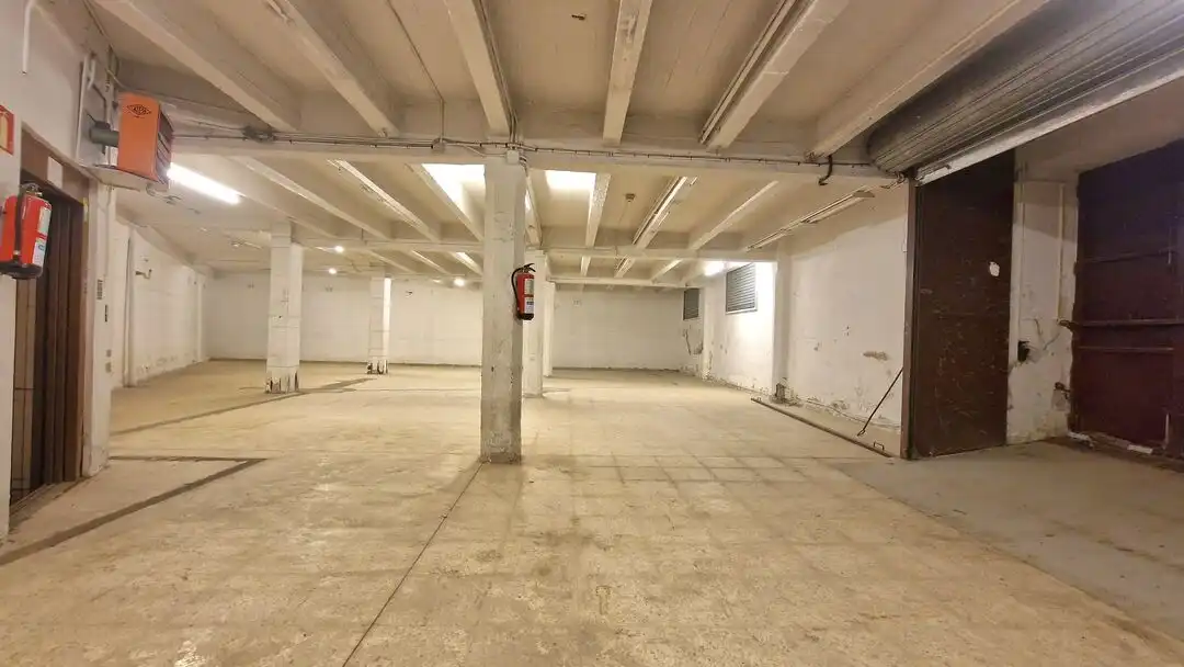 Fabrikhallen zur Miete in Donostia - San Sebastián 