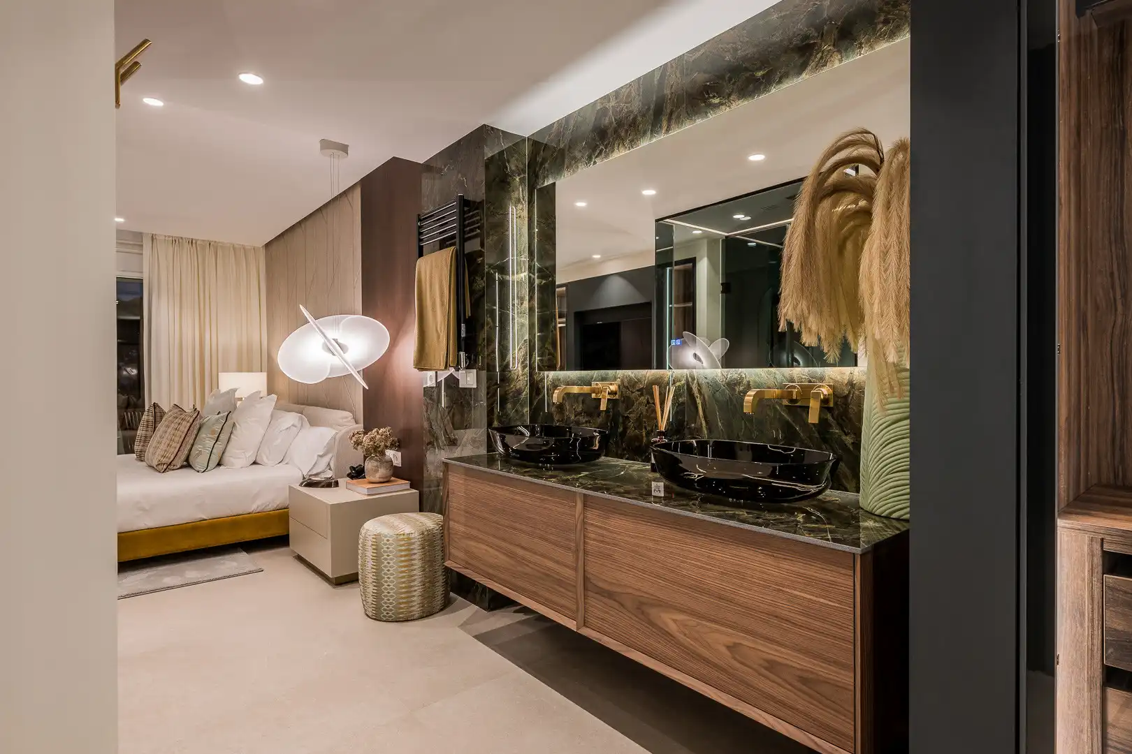 Dormitori de Apartament en venda en Marbella amb Aire condicionat, Terrassa i Piscina