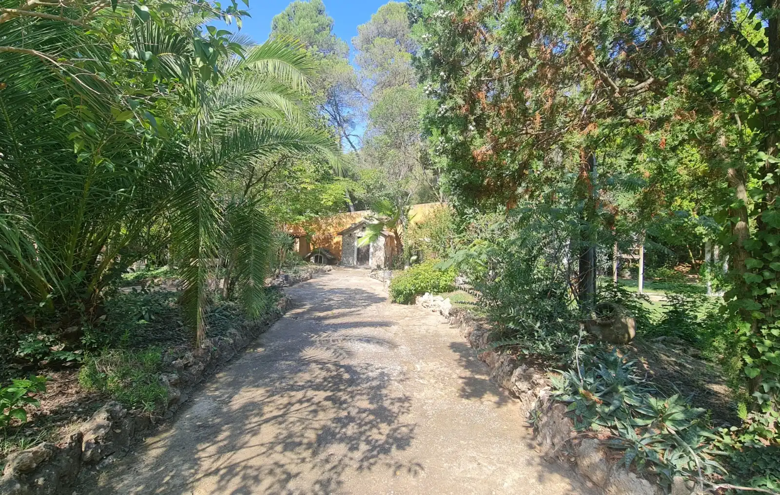 Vista exterior de Casa o xalet en venda en Montcada i Reixac amb Aire condicionat, Calefacció i Terrassa