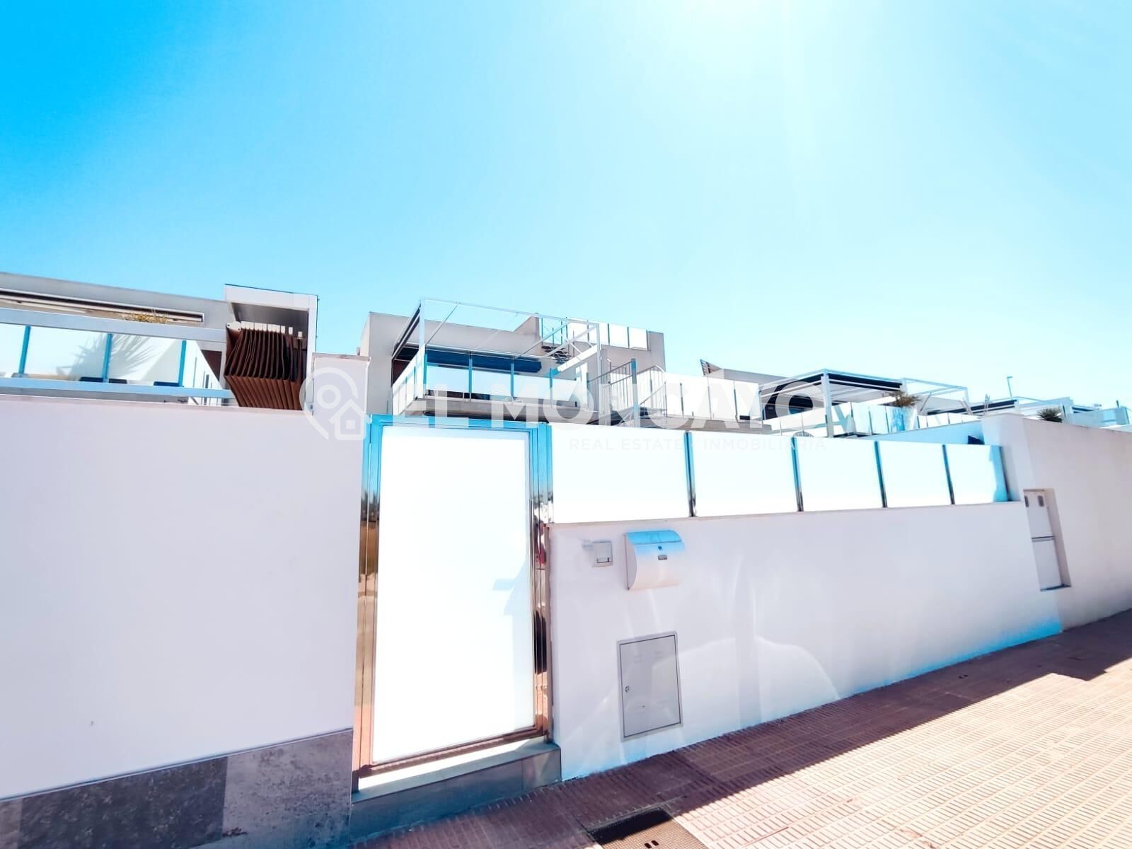 Exterior view of Single-family semi-detached for sale in Daya Vieja  with Air Conditioner, Heating and Private garden