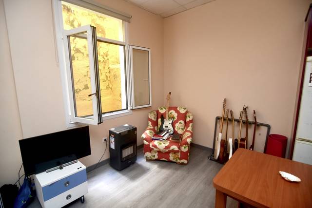 Local comercial en Venta en Berbés - Peritos