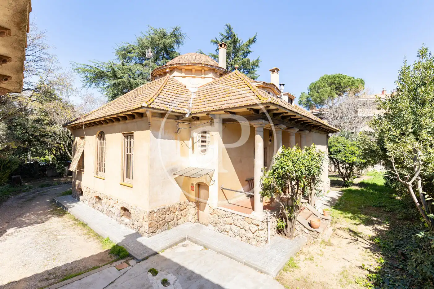 Houses for sale in Carrer d'Àngel Guimerà, L'Eixample