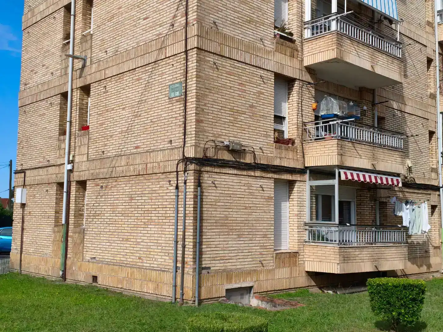 Vista exterior de Piso en venta en Torrelavega  con Balcón