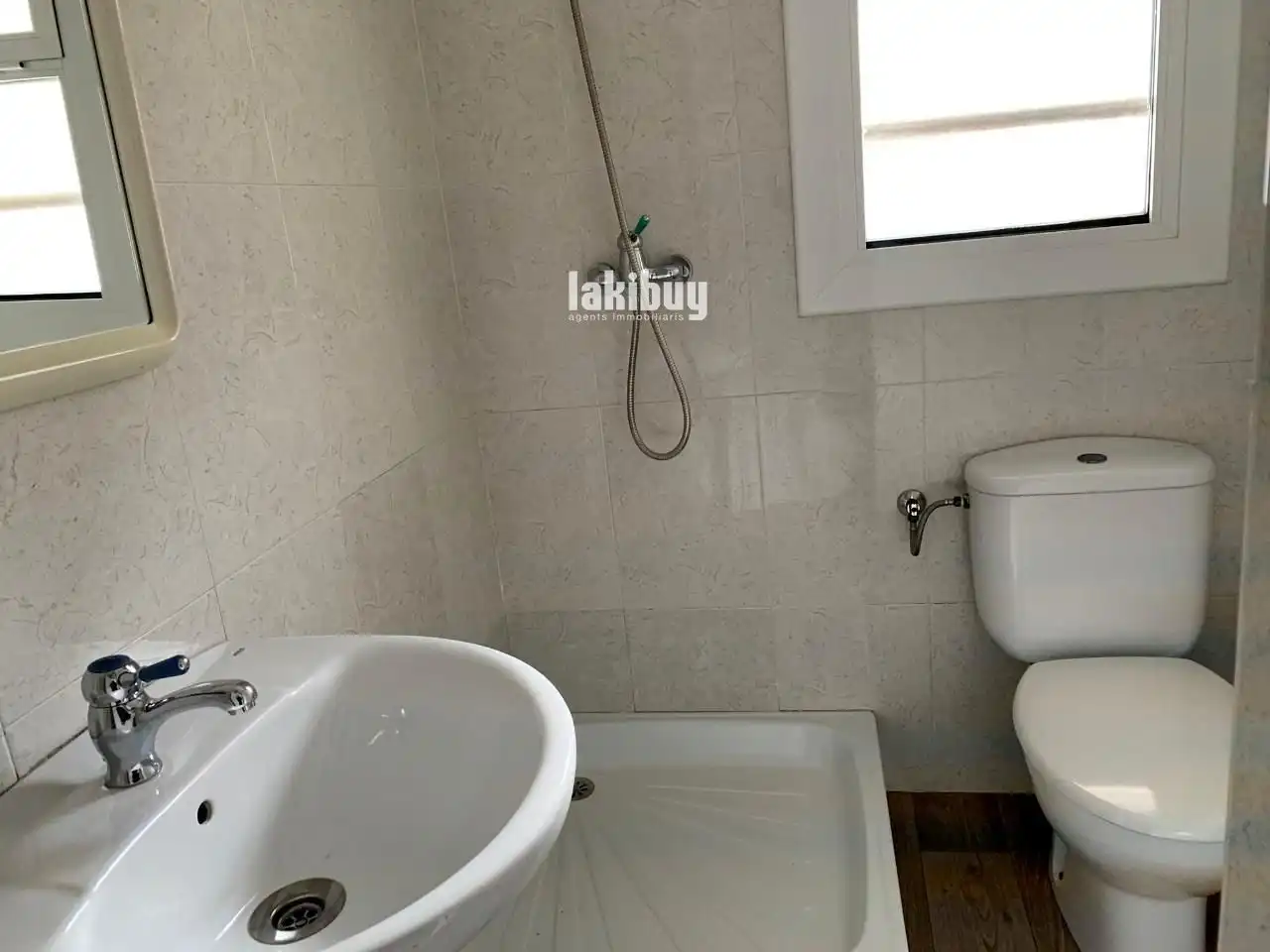Baño de Piso en venta en Agramunt con Aire acondicionado, Calefacción y Trastero