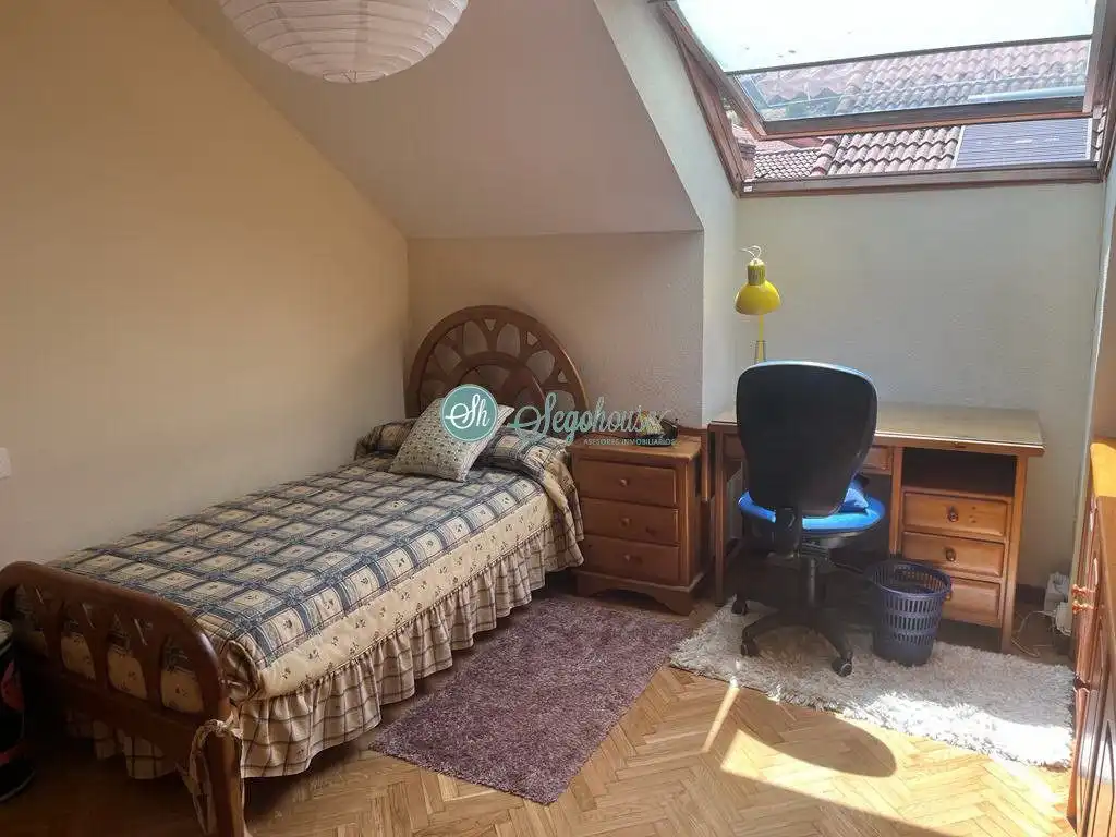 Bedroom of Flat for sale in Segovia  with Heating, Parquet flooring and Terrace