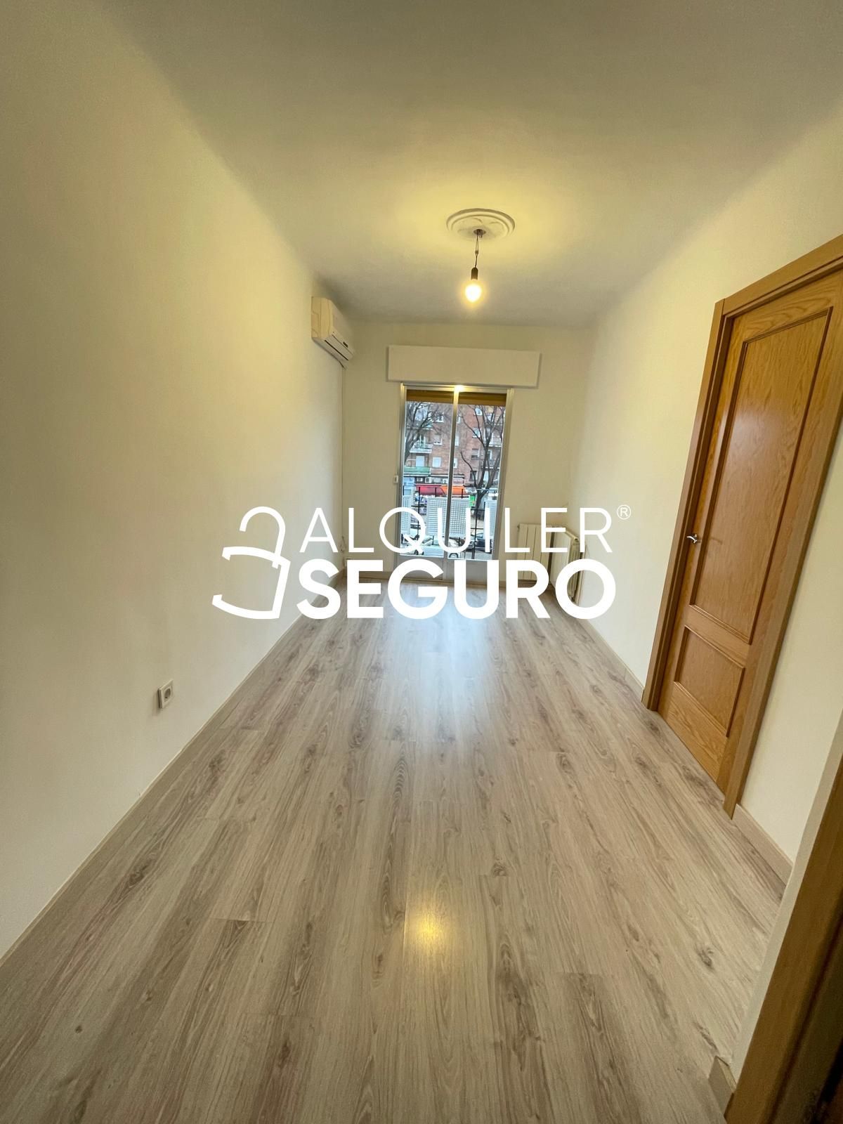 Bedroom of Flat to rent in  Madrid Capital  with Air Conditioner, Heating and Terrace