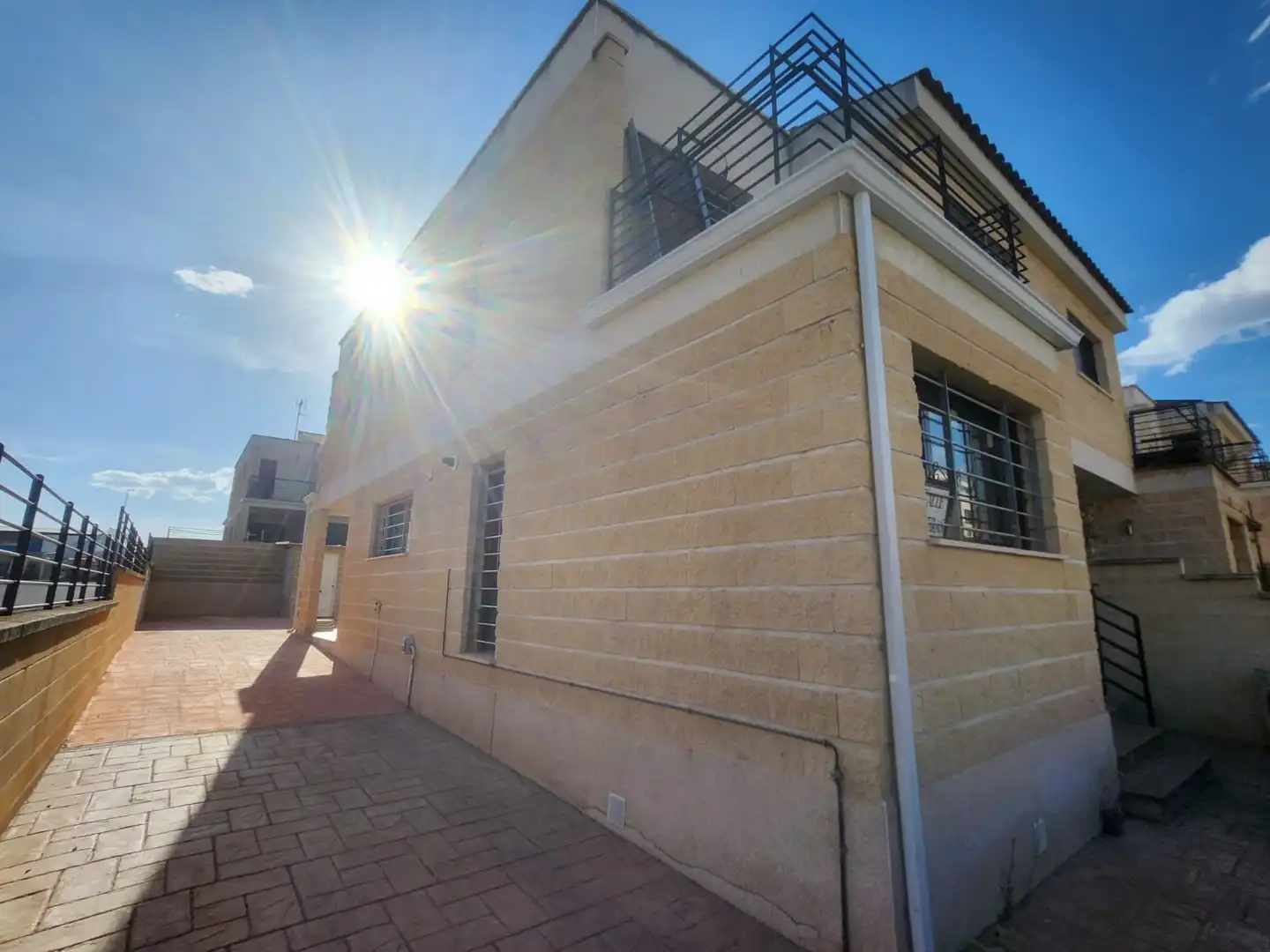 Vista exterior de Casa o xalet en venda en Noez amb Terrassa i Traster