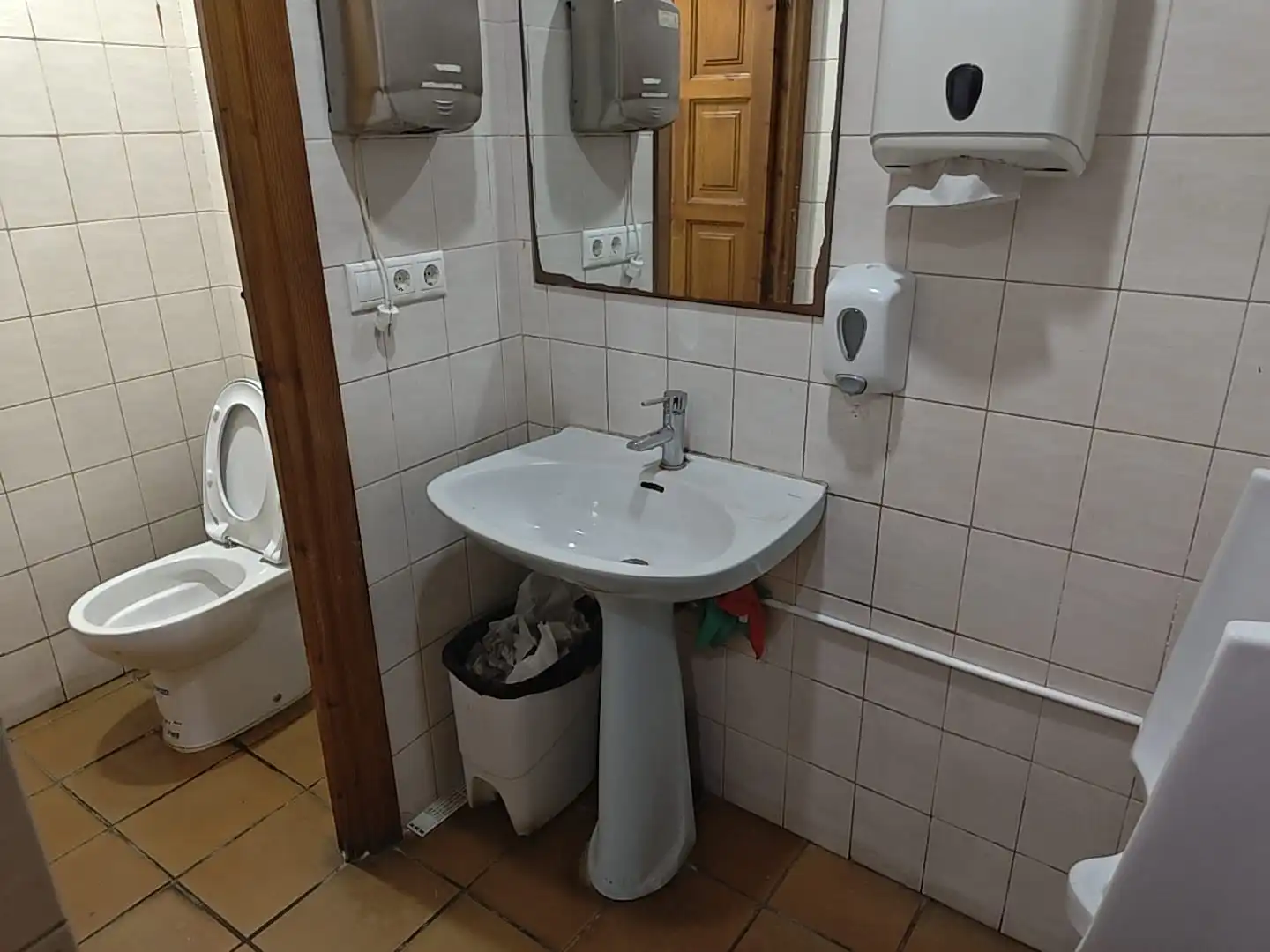 Badezimmer von Geschaftsraum zum Verkauf in Valencia mit Klimaanlage, Möbliert und Alarm