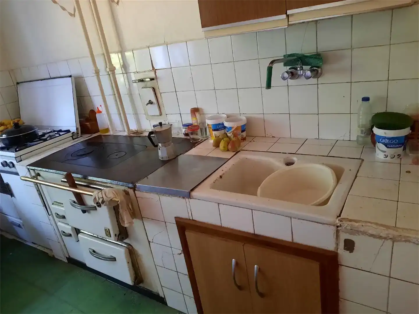 Cuina de Casa adosada en venda en La Ercina  amb Jardí privat i Moblat