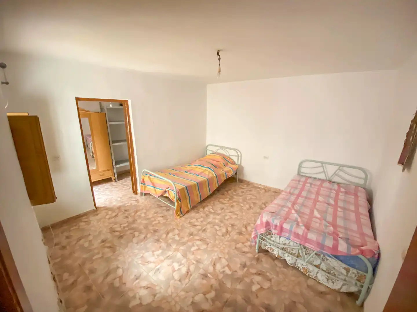 Habitación de Finca rústica en venta en Agrón con Calefacción, Terraza y Trastero
