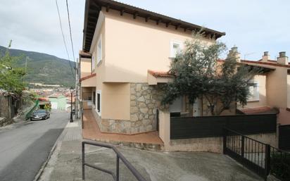 Exterior view of Duplex for sale in La Adrada 