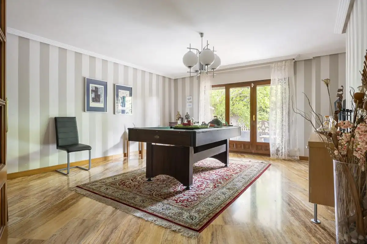 Comedor de Casa o chalet en venta en Boadilla del Monte con Aire acondicionado, Calefacción y Jardín privado