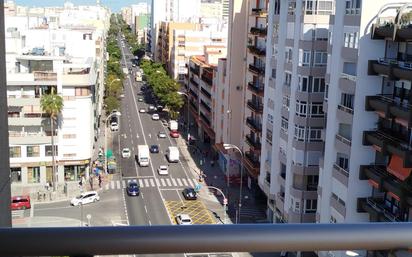 Vista exterior de Apartament de lloguer en  Cádiz Capital amb Terrassa