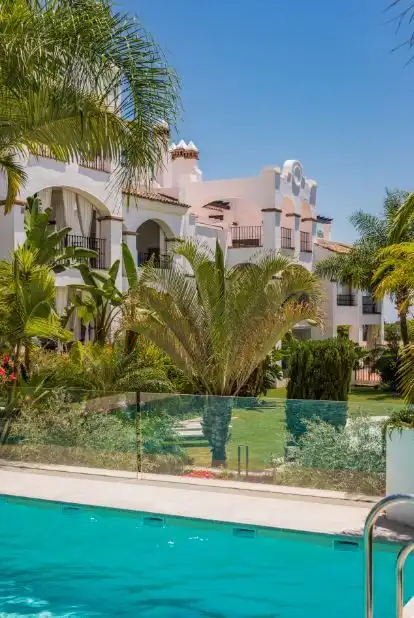 Jardí de Apartament de lloguer en Marbella amb Aire condicionat, Calefacció i Parquet