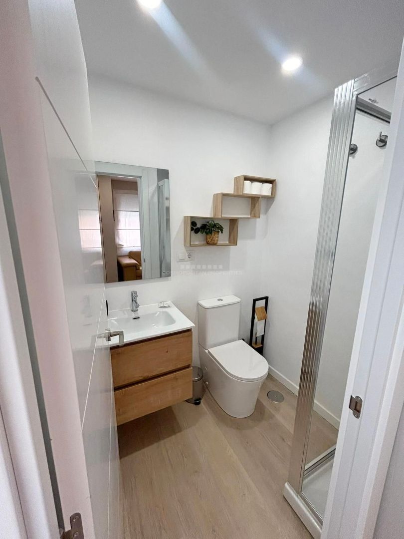Bathroom of Study for sale in Torremolinos  with Air Conditioner, Furnished and Washing machine