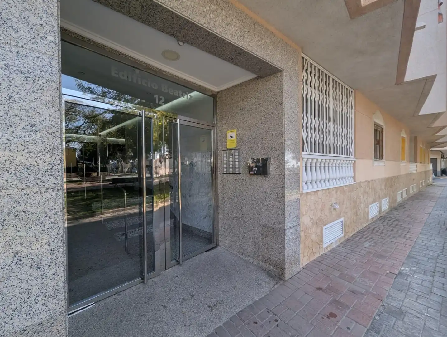 Apartamento con ascensor en venta en Avenida PINOSO DE, imagen 7