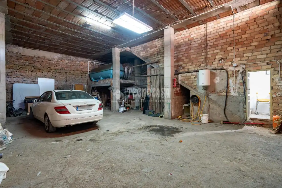 Casa adosada en venda en Iznalloz amb Aire condicionat