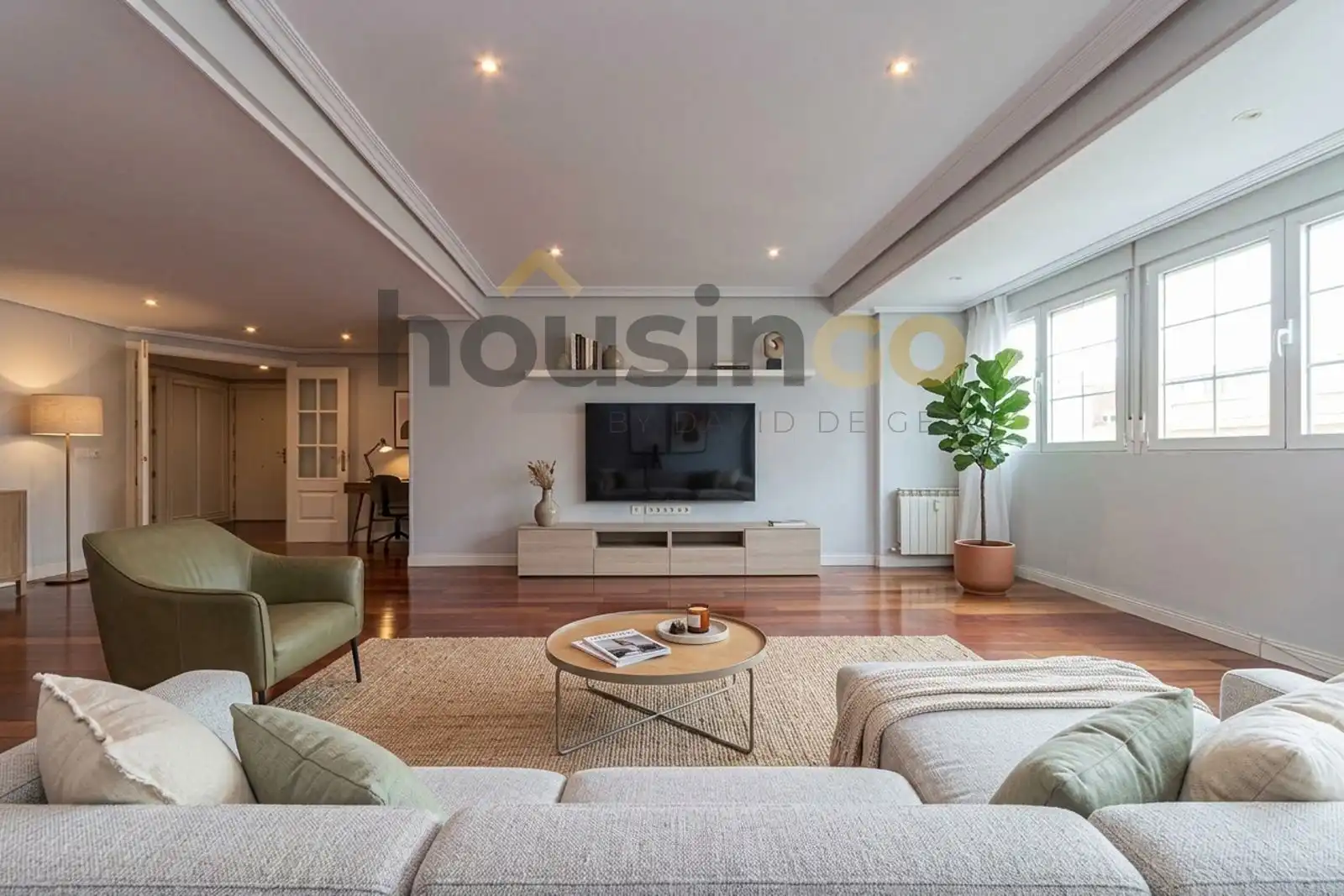 Living room of Flat for rent in  Madrid Capital  with Air Conditioner, Heating and Parquet flooring