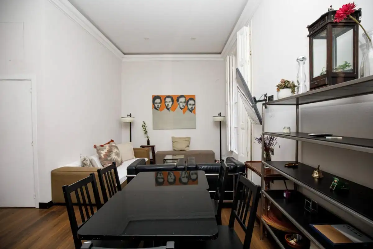 Menjador de Apartament de lloguer en Barcelona amb Aire condicionat, Calefacció i Moblat