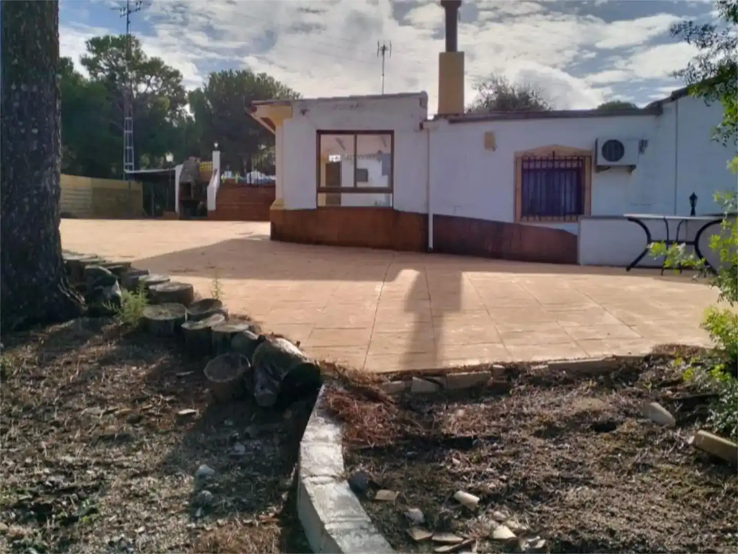 Außenansicht von Wohnung zur Miete in Andújar mit Klimaanlage, Privatgarten und Schwimmbad