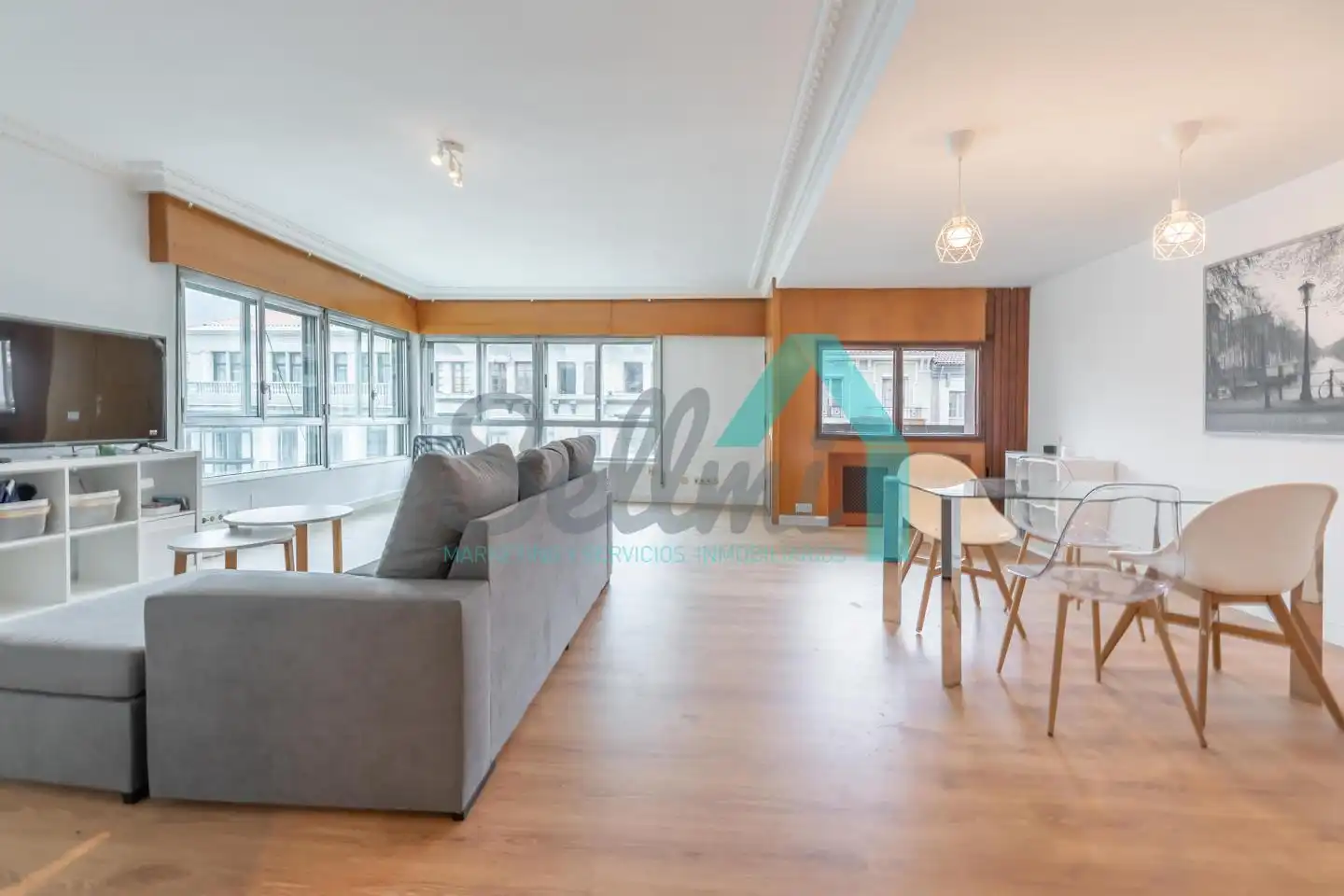Wohnzimmer von Wohnung zur Miete in Oviedo  mit Heizung, Parkett und Terrasse