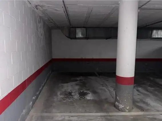 Parking de Apartamento en venta en Fuengirola con Terraza y Piscina comunitaria
