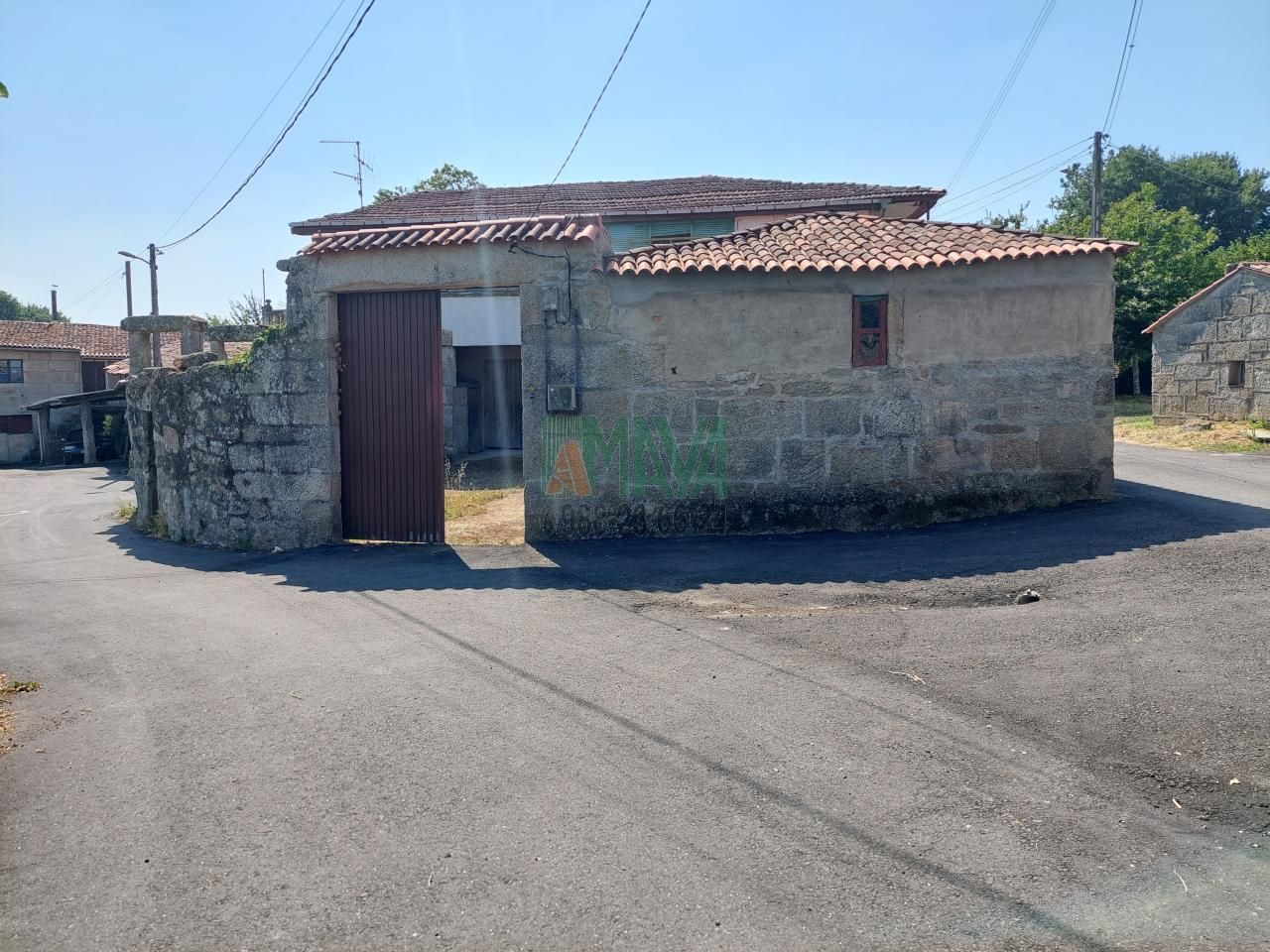 Country house for sale in Amoeiro