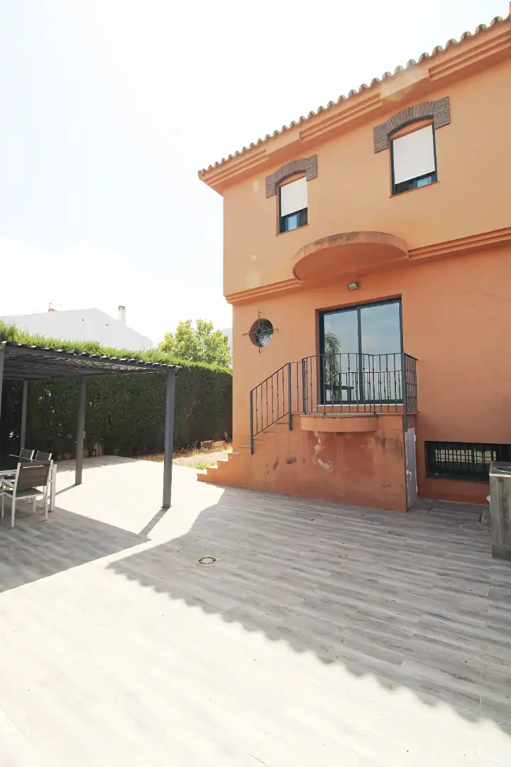 Semi-detached house with pool to rent in Capellanía - Retamar, imagen 18