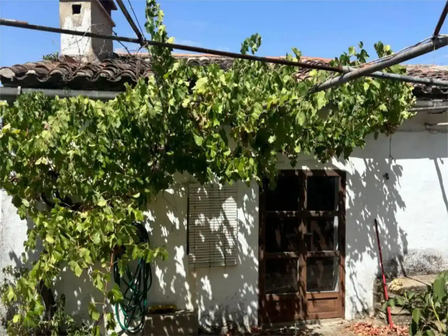 Jardí de Finca rústica en venda en Madroñera amb Jardí privat, Piscina i Moblat
