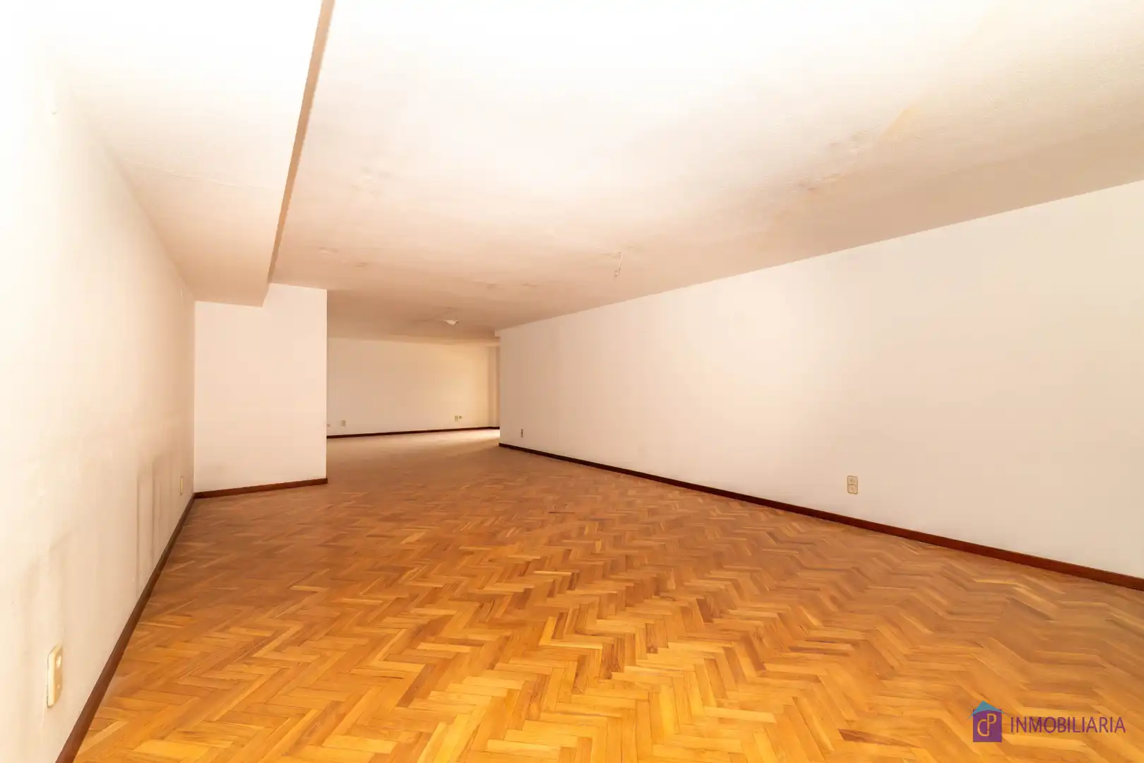 Flat for sale in Zaragoza  with Air Conditioner and Heating