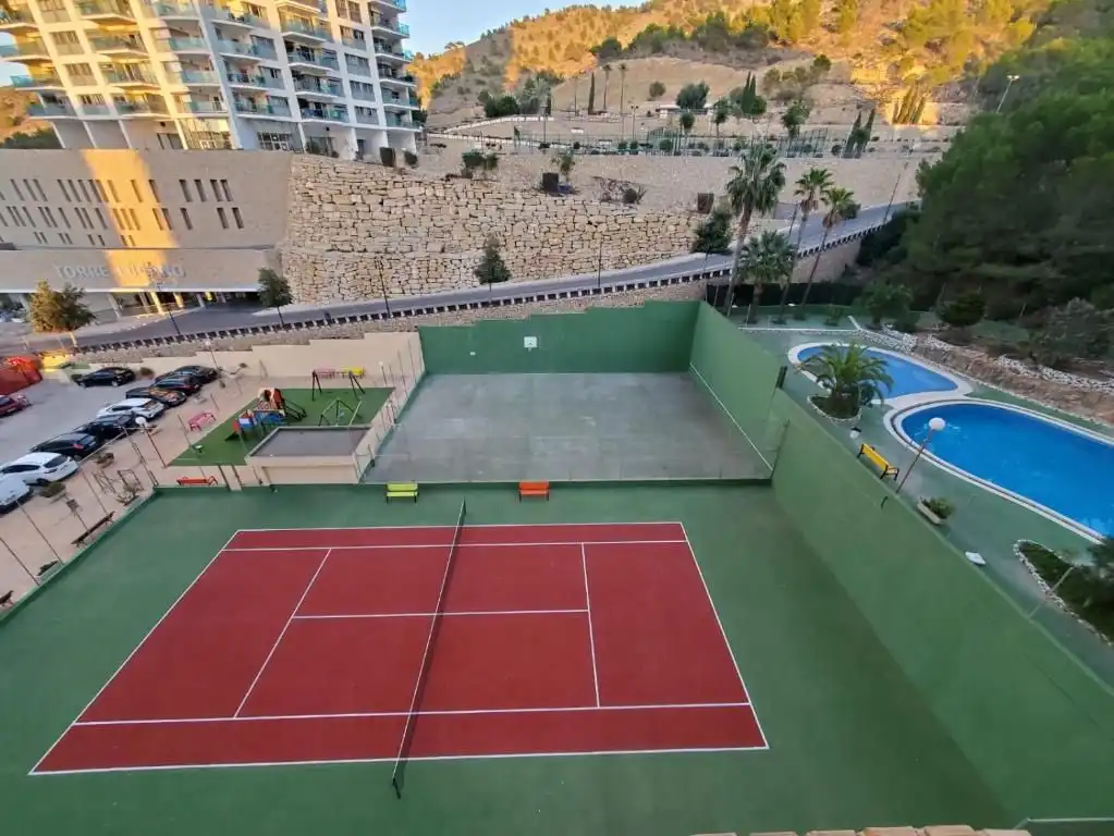 Schwimmbecken von Wohnungen zum Verkauf in Benidorm mit Privatgarten, Möbliert und Gemeinschaftspool