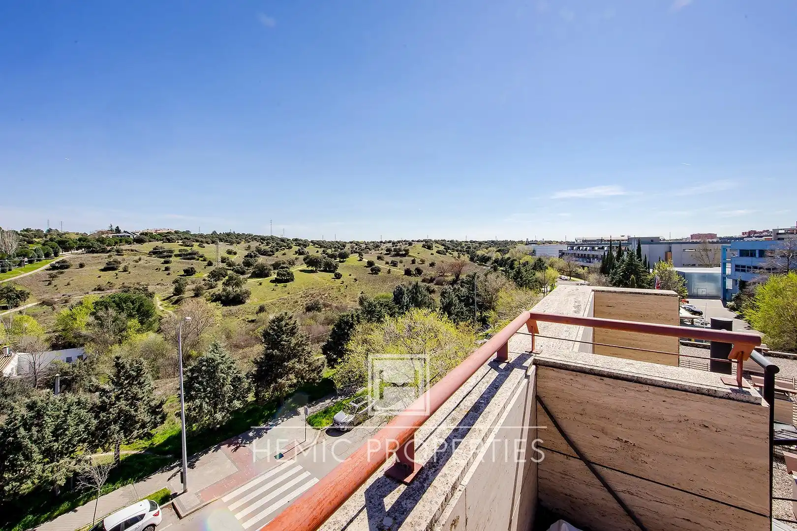 Außenansicht von Dachboden zum Verkauf in Tres Cantos mit Klimaanlage, Privatgarten und Terrasse