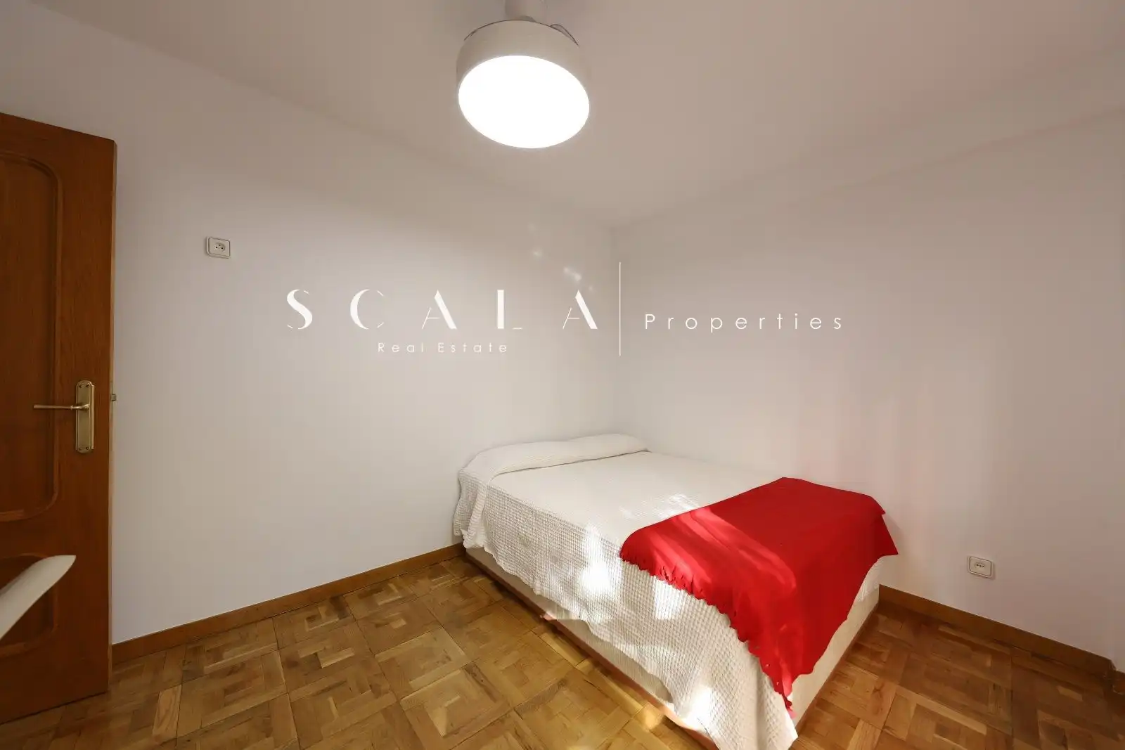 Bedroom of Flat for rent in Madrid  with Air Conditioner, Heating and Terrace