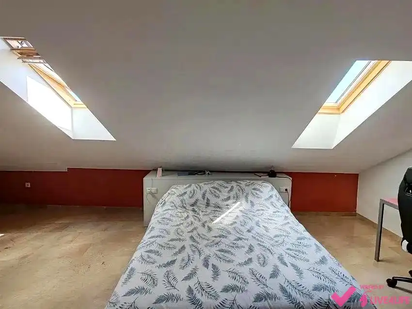 Schlafzimmer von Wohnung zur Miete in Valencia mit Klimaanlage, Terrasse und Möbliert