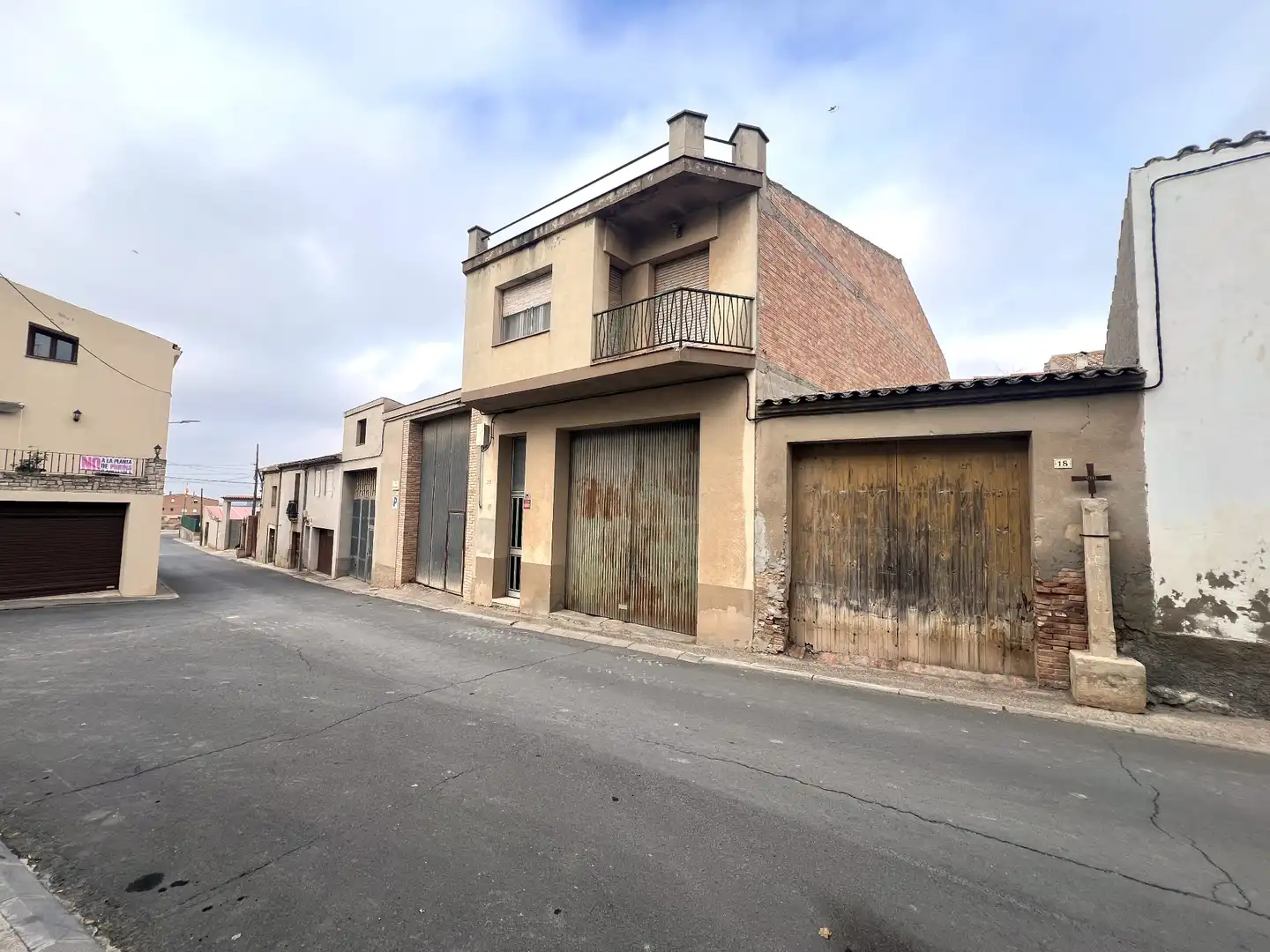 Vista exterior de Casa o xalet en venda en Anglesola amb Aire condicionat, Jardí privat i Terrassa