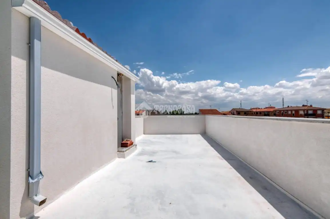 Terraza de Casa adosada en venta en Calvarrasa de Abajo con Calefacción y Terraza