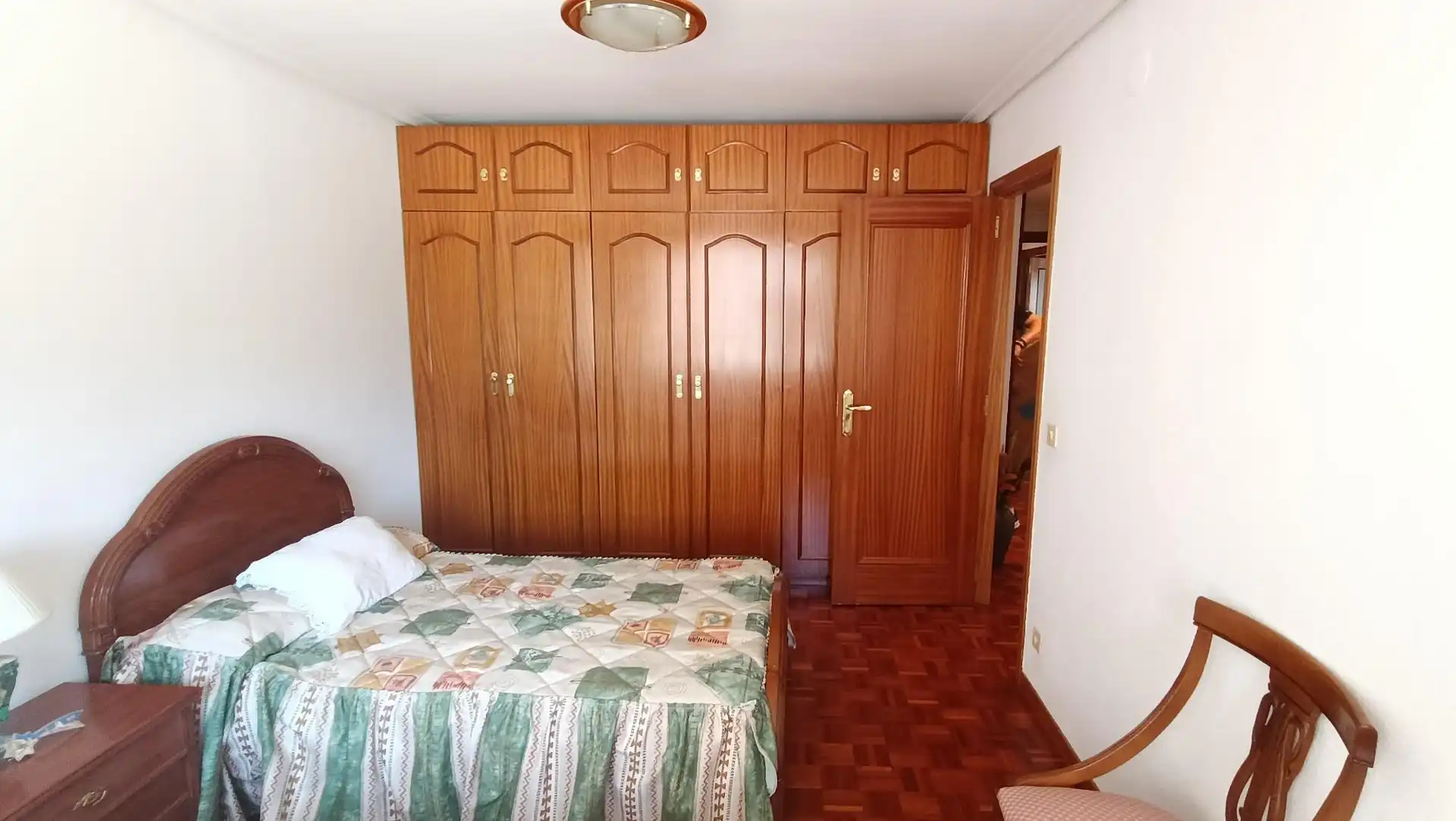 Habitación de Piso en venta en Burgos con Calefacción, Terraza y Trastero
