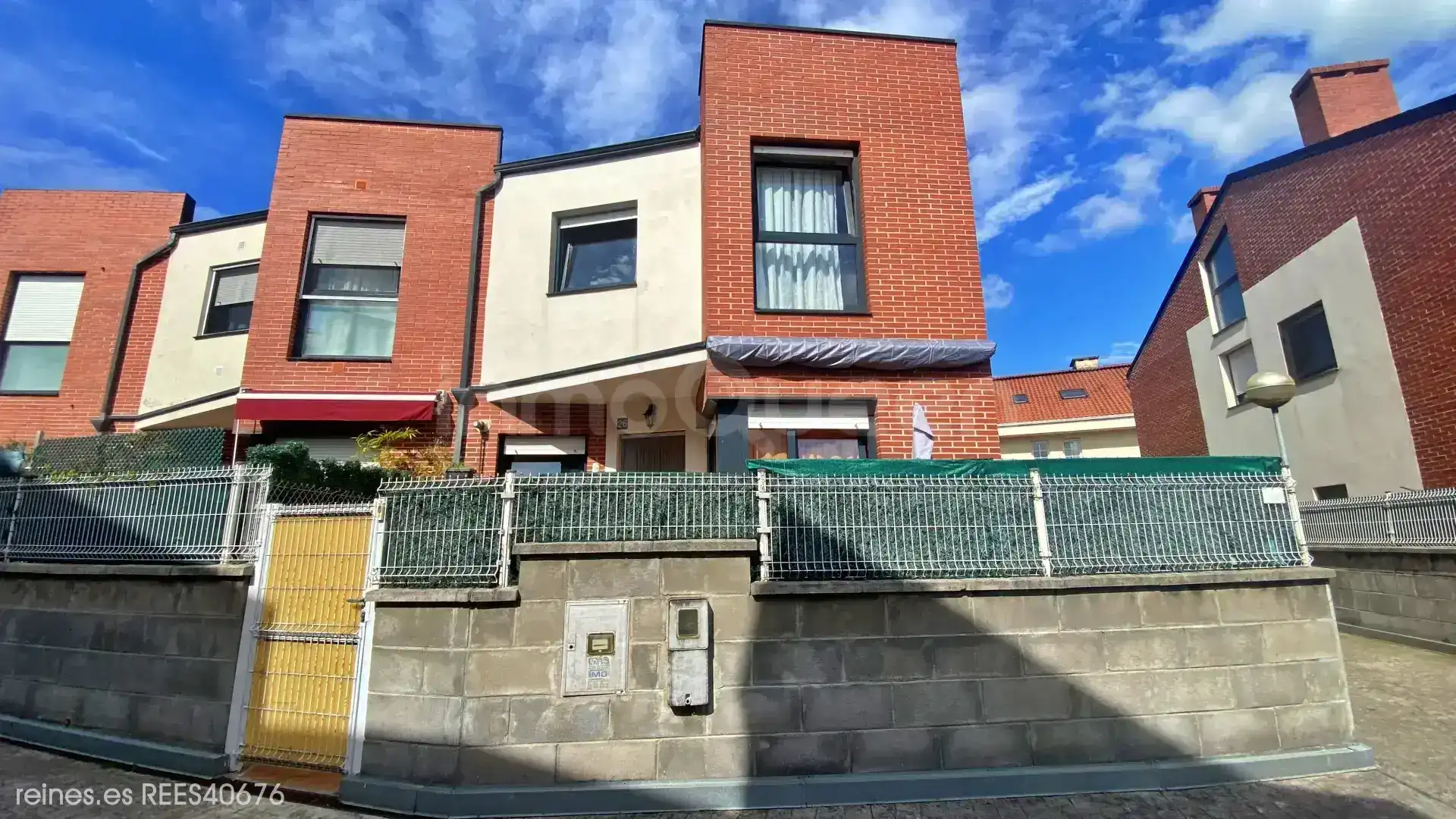 Vista exterior de Casa adosada en venta en Piélagos con Calefacción, Terraza y Amueblado