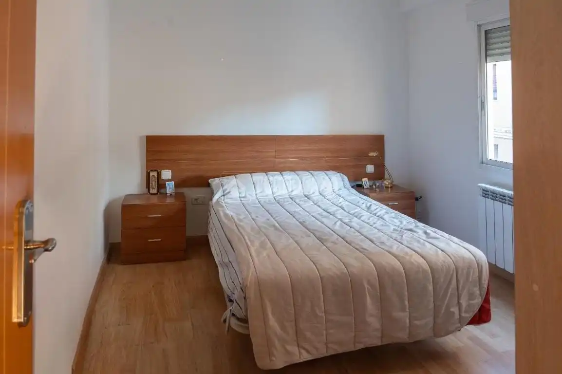 Bedroom of Flat for sale in Zaragoza  with Air Conditioner and Heating