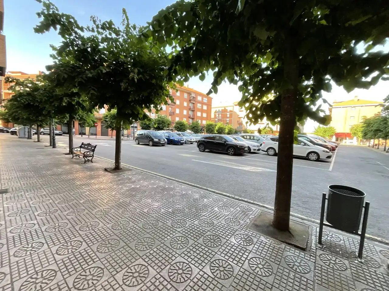 Local comercial en venda a Plaza Jacobea, imagen 2