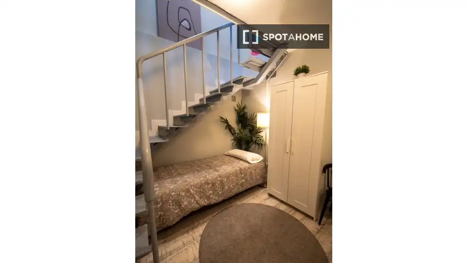Dormitori de Apartament per a compartir en Madrid amb Aire condicionat, Calefacció i Terrassa