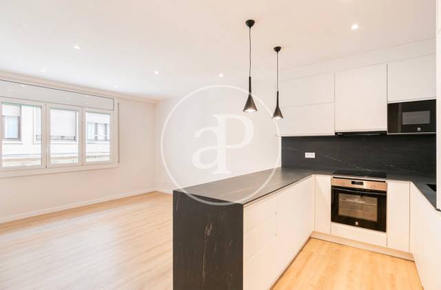 Piso en Venta en Carrer de Ferran Puig en El Putget i el Farró