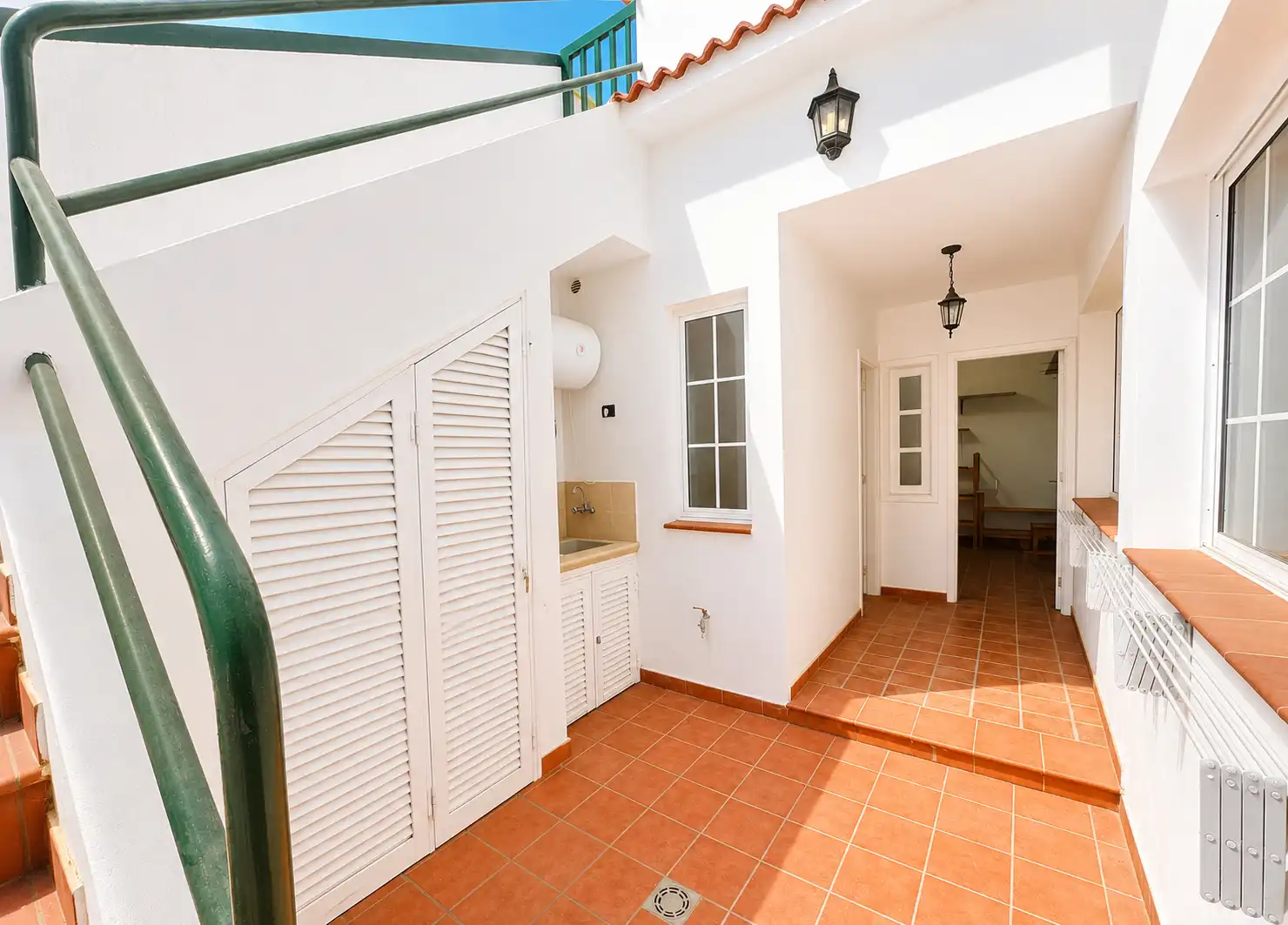 Casa adosada en venta en Arico con Terraza, Amueblado y Lavadora