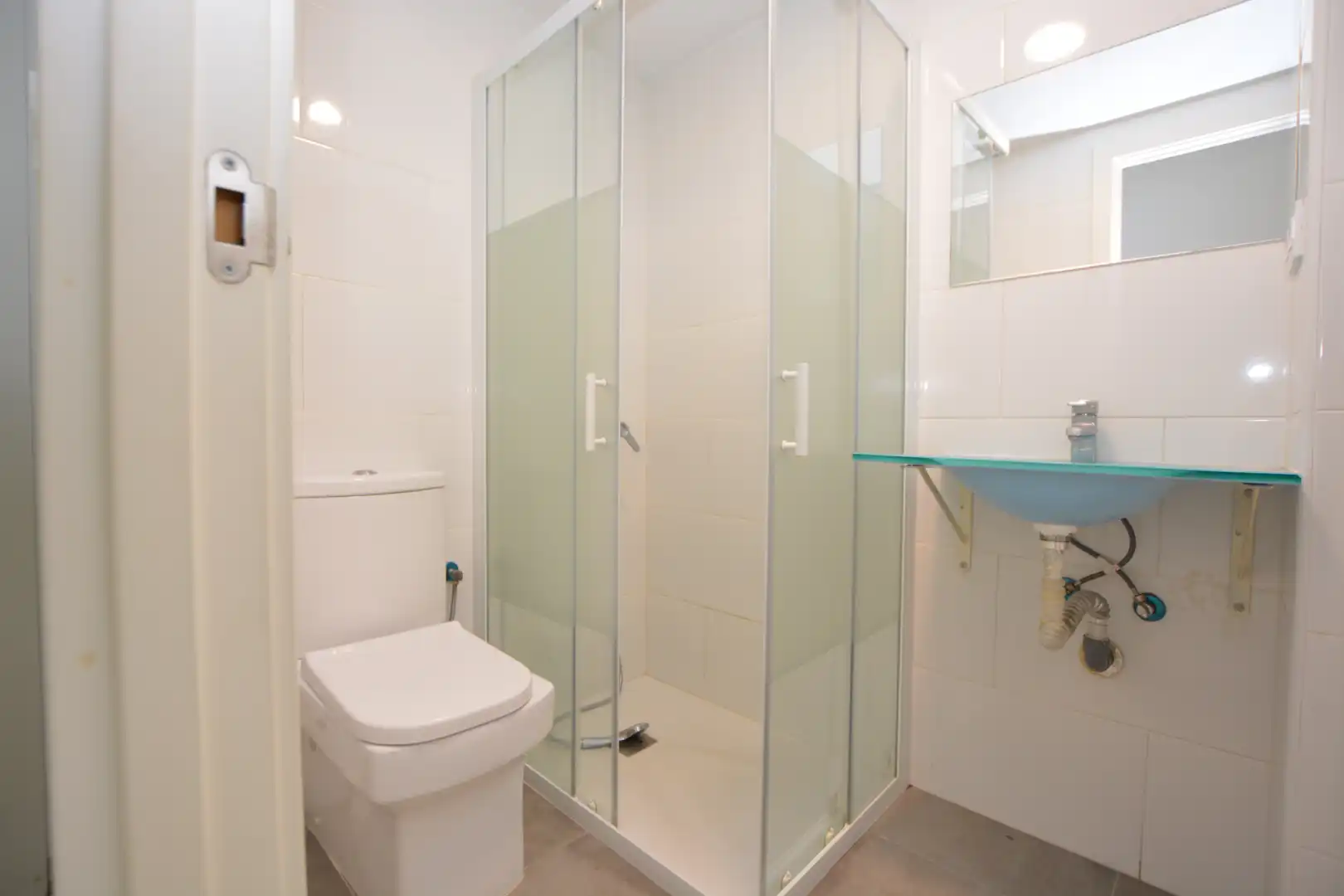 Bathroom of Buildings for sale in Sevilla