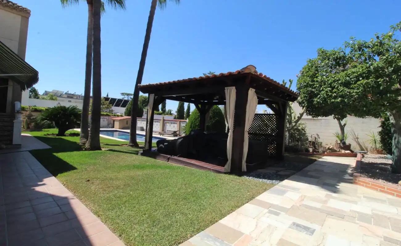 Jardí de Casa o xalet en venda en L'Eliana amb Aire condicionat, Calefacció i Jardí privat