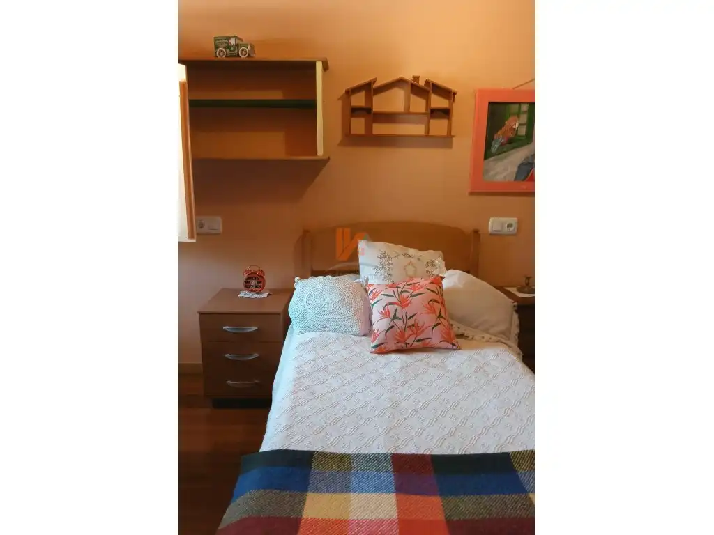 Dormitori de Casa o xalet en venda en Santiago de Compostela 