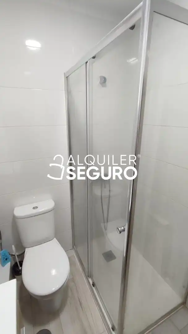 Badezimmer von Wohnung zur Miete in Alcobendas mit Heizung und Möbliert