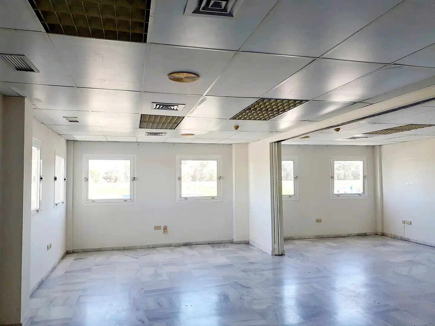 Oficina de lloguer en Sevilla amb Aire condicionat