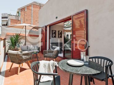 Apartment with lift to rent in Carrer de Floridablanca